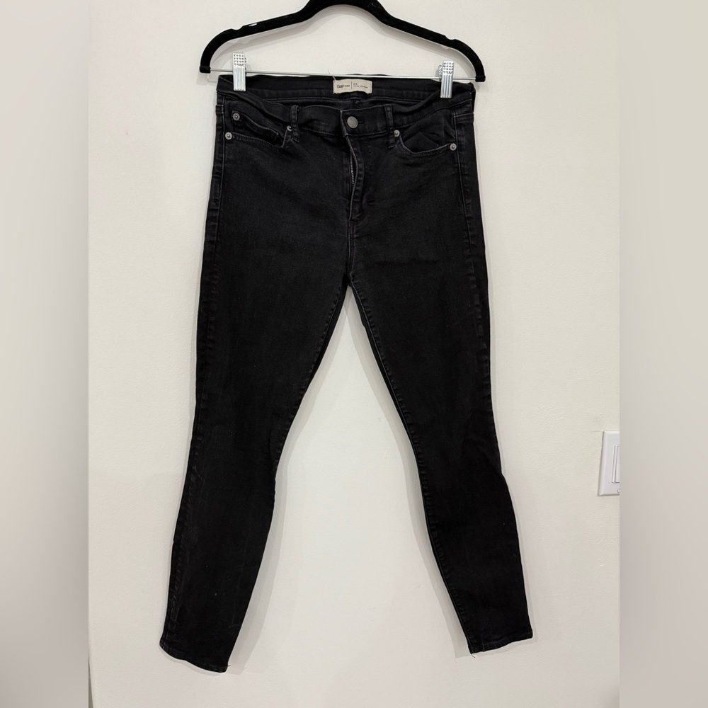 GAP Black Skinny Jeans with Modern Stretch Fit